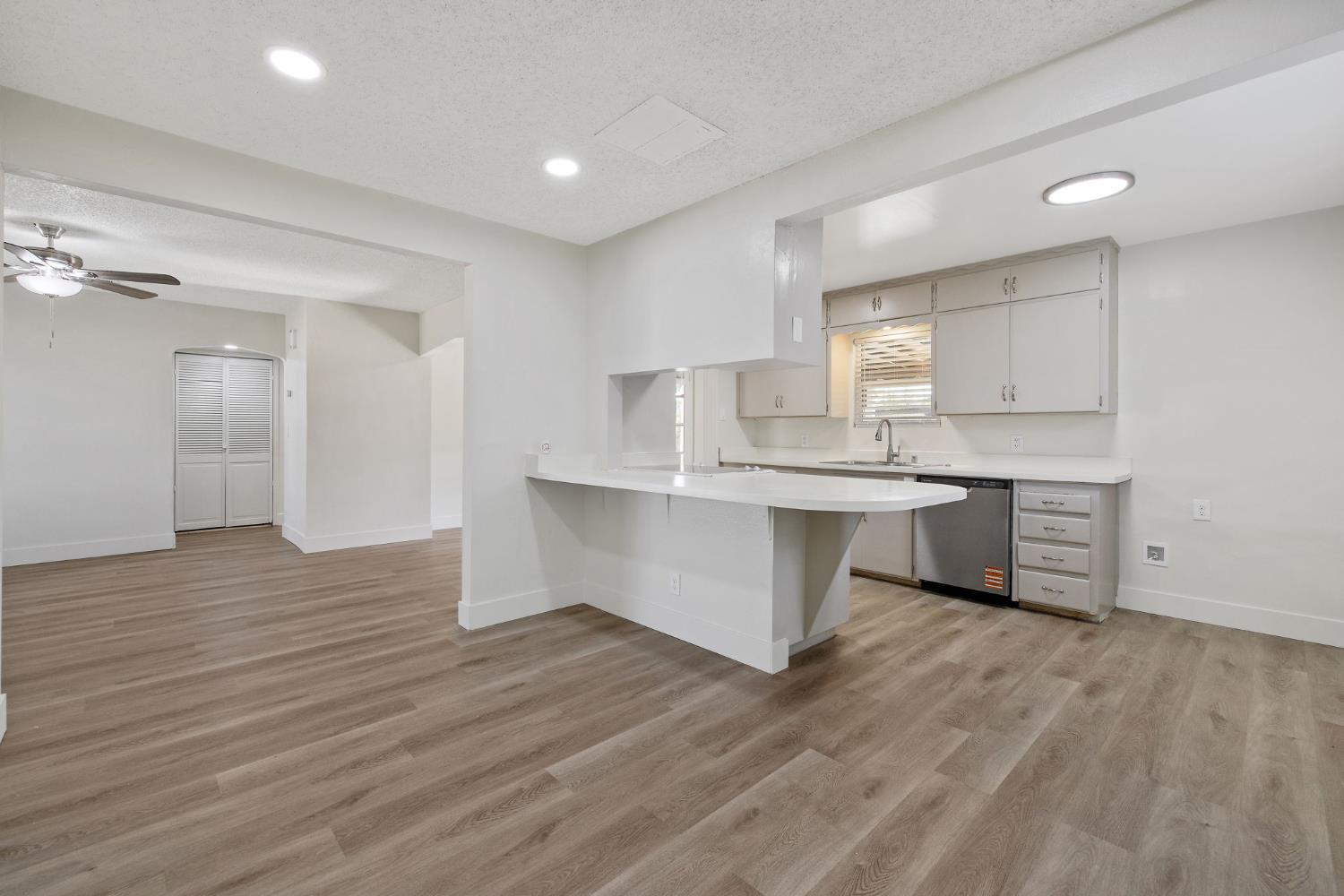 217 N Lincoln St, Coalinga, CA 93210