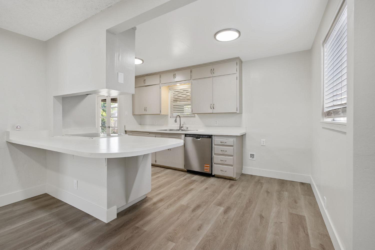 217 N Lincoln St, Coalinga, CA 93210