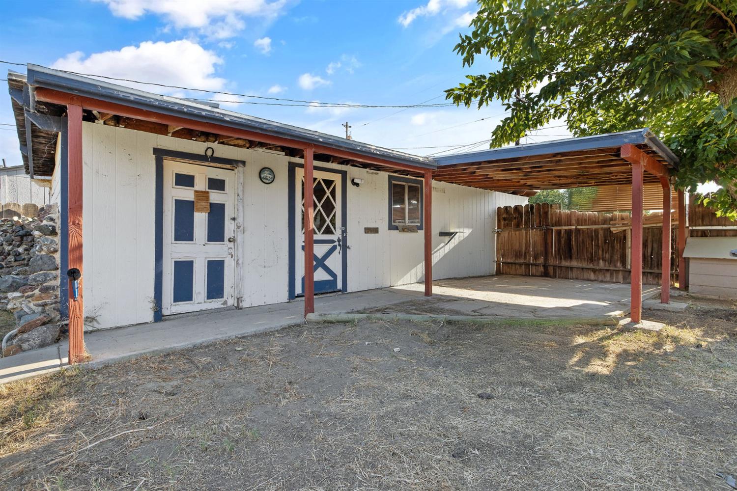 217 N Lincoln St, Coalinga, CA 93210