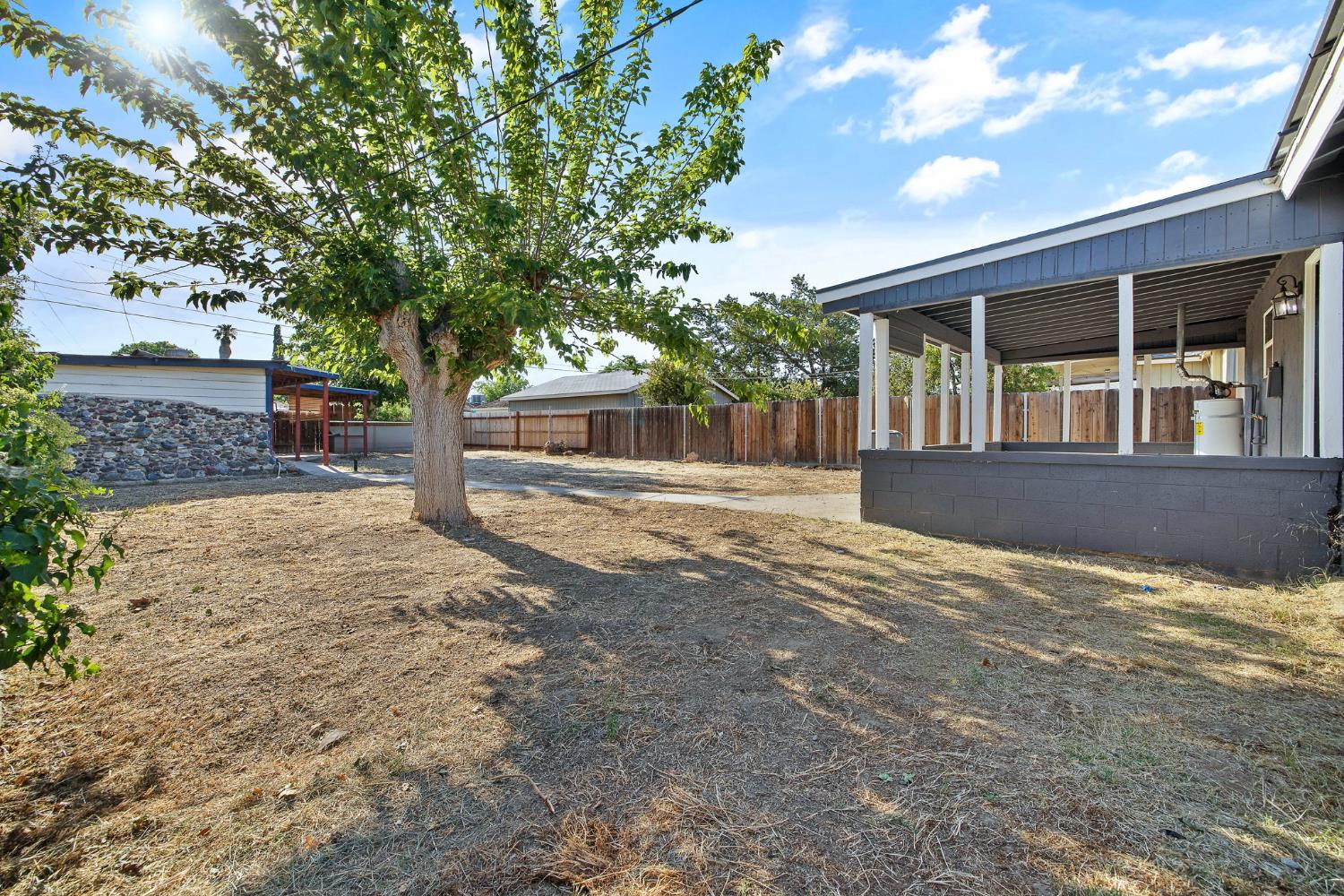 217 N Lincoln St, Coalinga, CA 93210