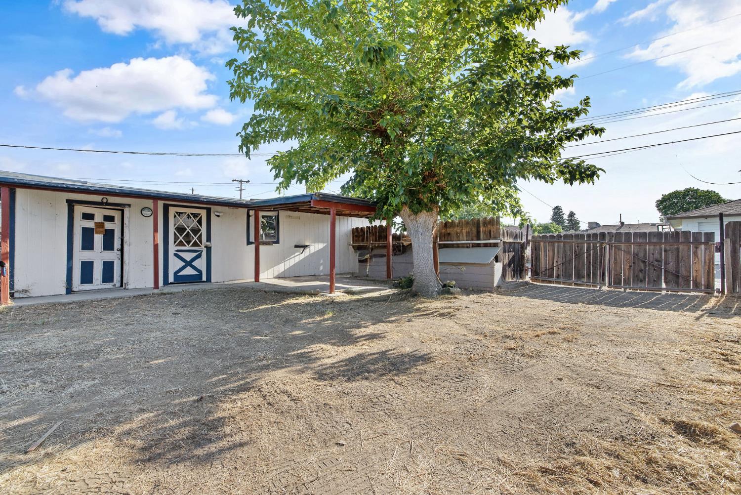 217 N Lincoln St, Coalinga, CA 93210