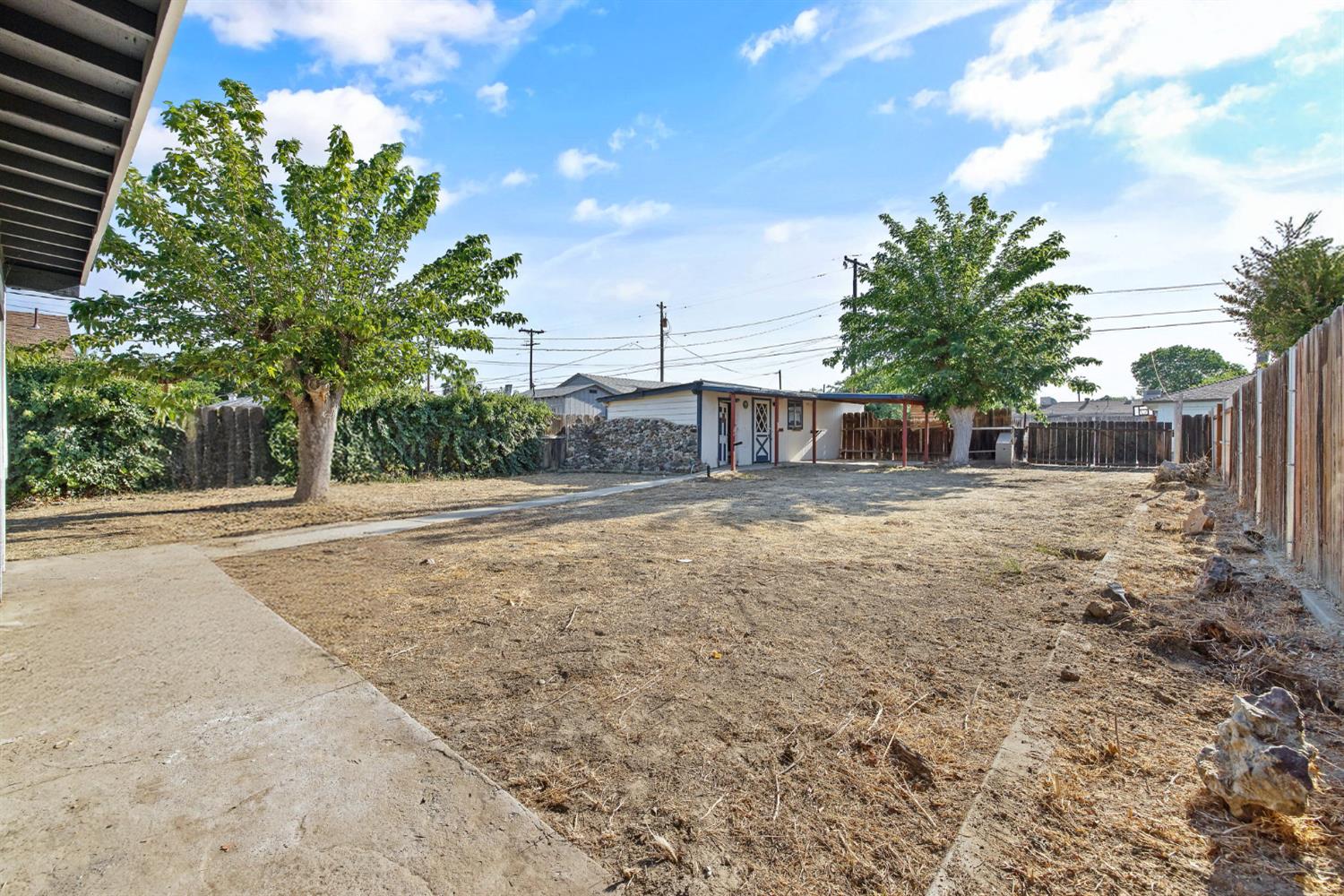 217 N Lincoln St, Coalinga, CA 93210