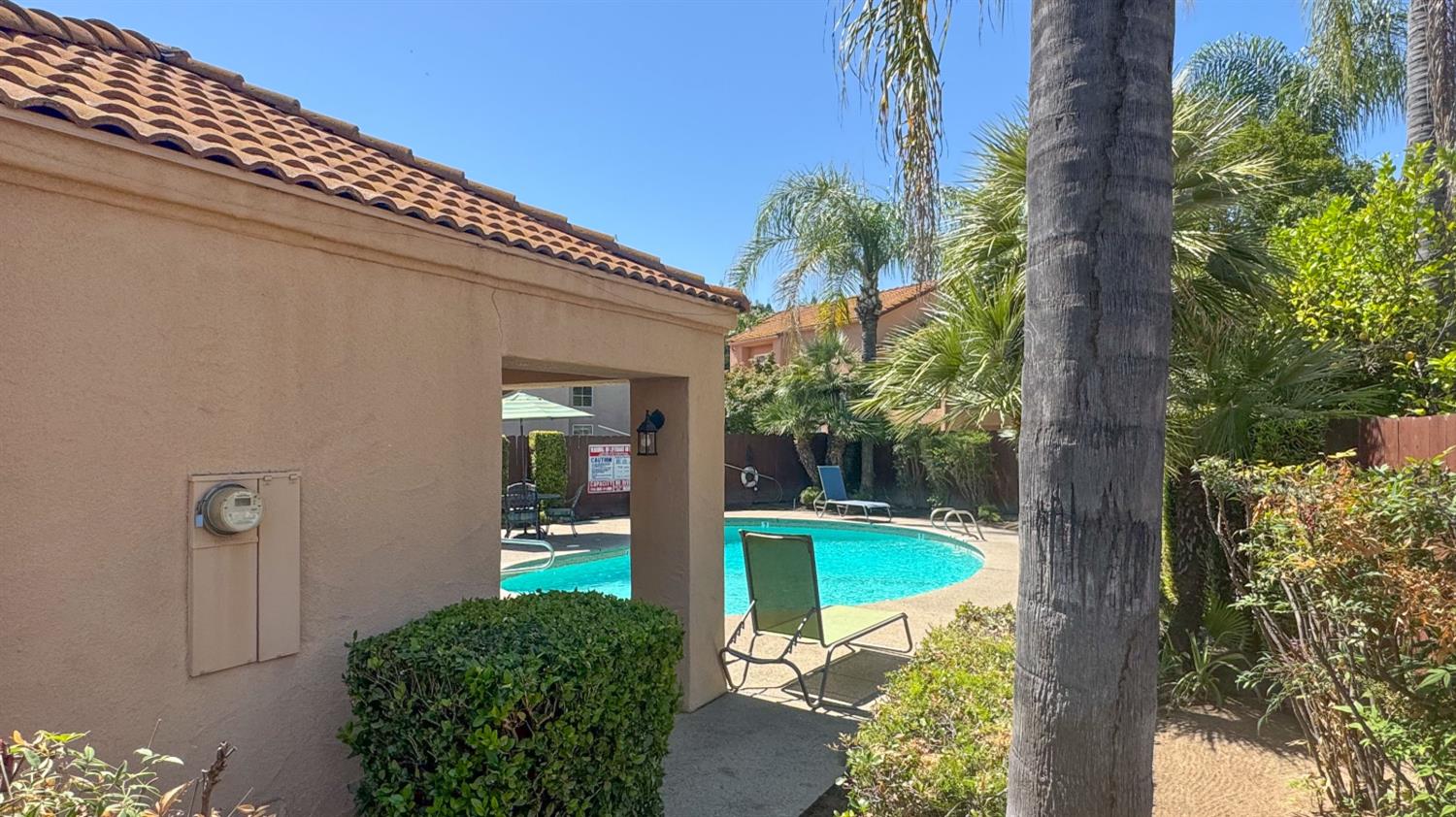 645 E Champlain Dr #150, Fresno, CA 93730