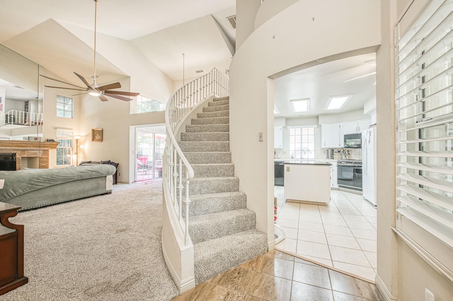 645 E Champlain Dr #150, Fresno, CA 93730