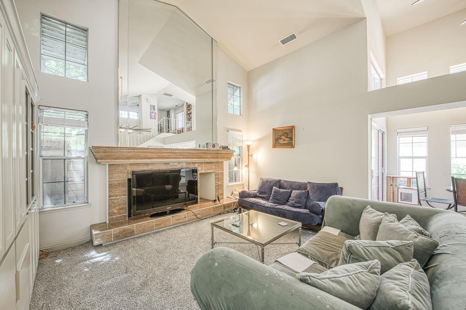 645 E Champlain Dr #150, Fresno, CA 93730