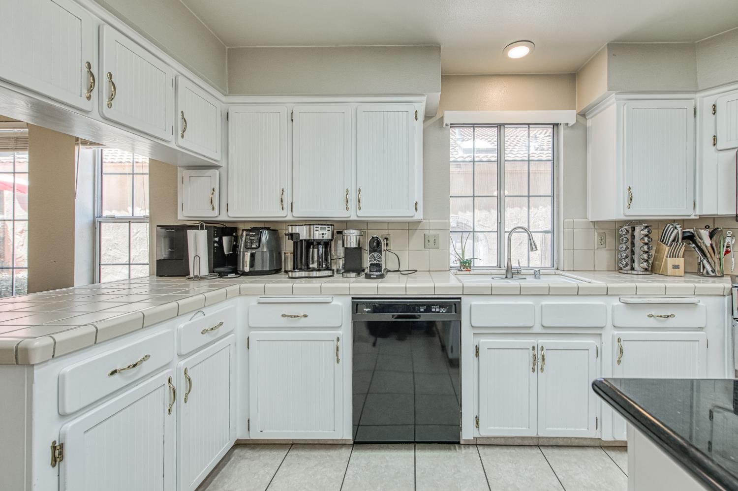 645 E Champlain Dr #150, Fresno, CA 93730