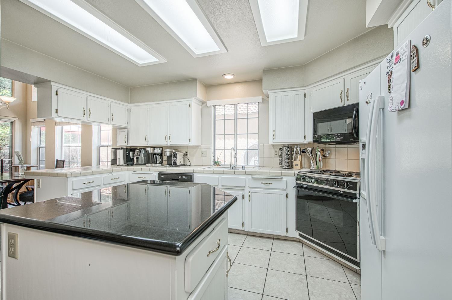 645 E Champlain Dr #150, Fresno, CA 93730