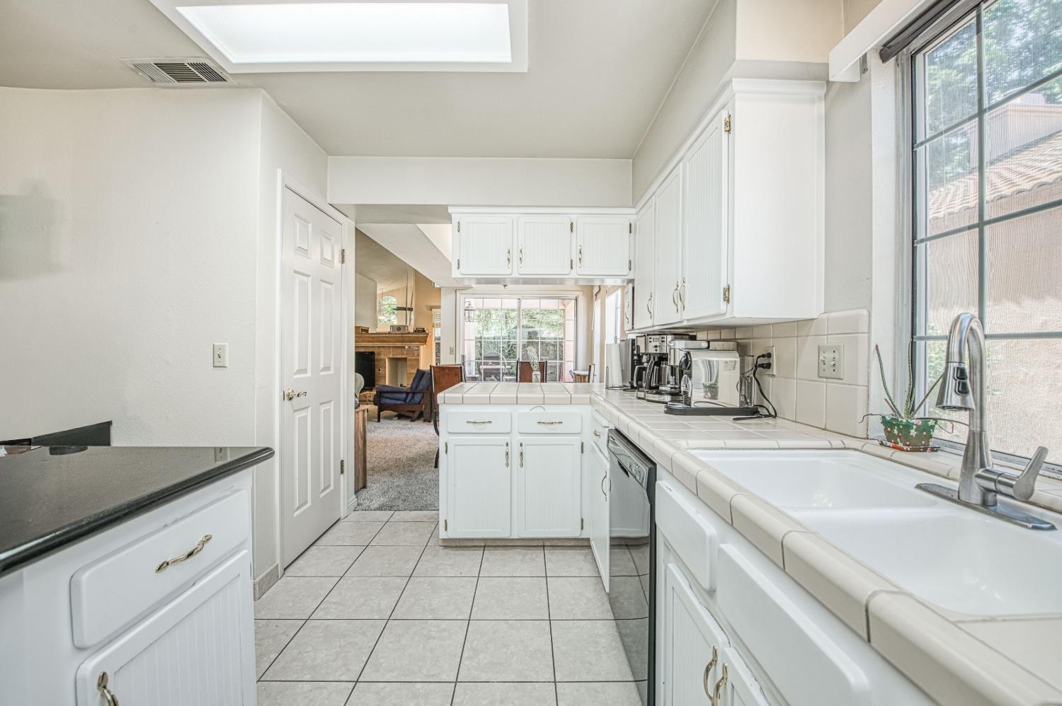 645 E Champlain Dr #150, Fresno, CA 93730