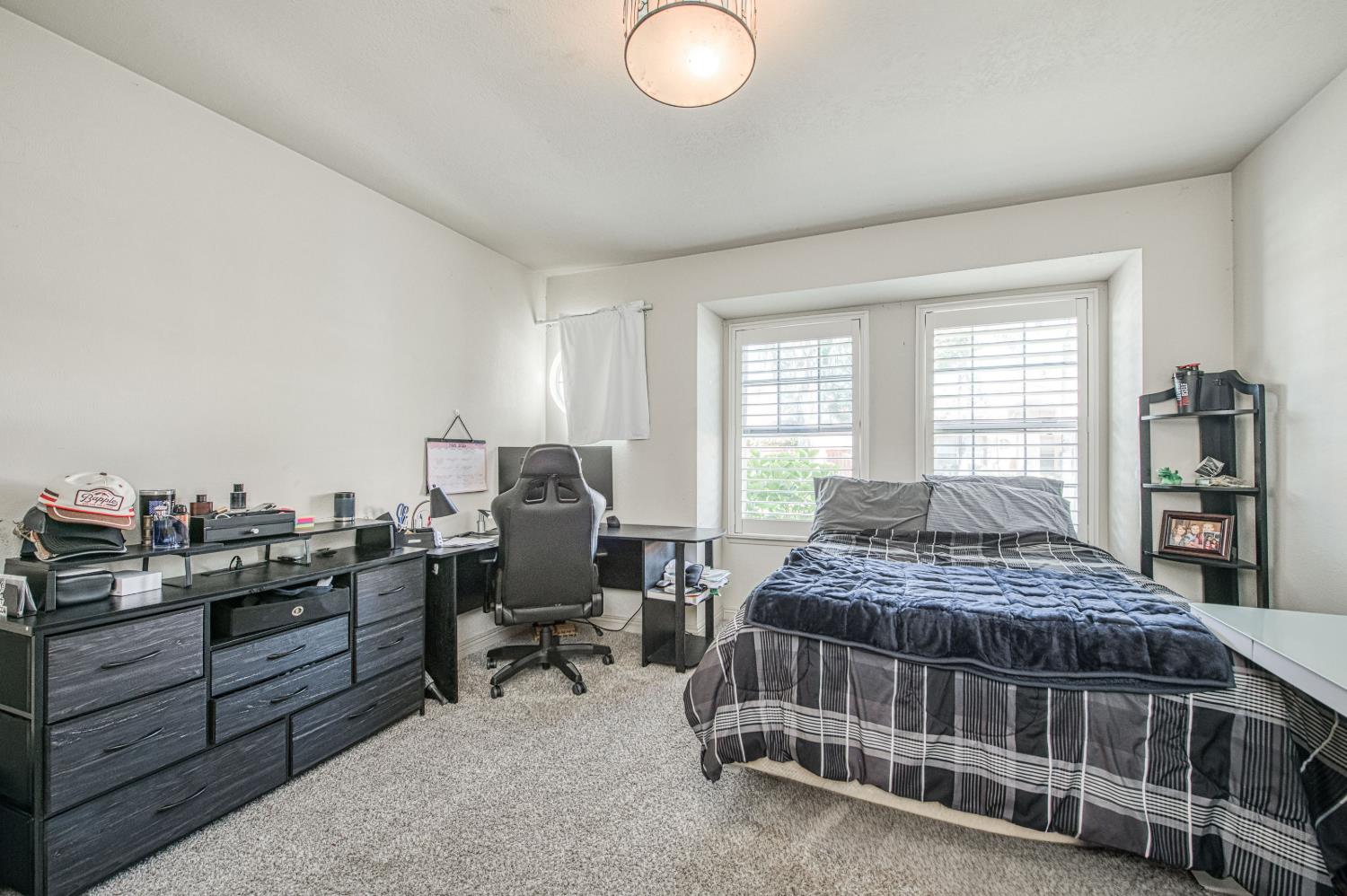 645 E Champlain Dr #150, Fresno, CA 93730