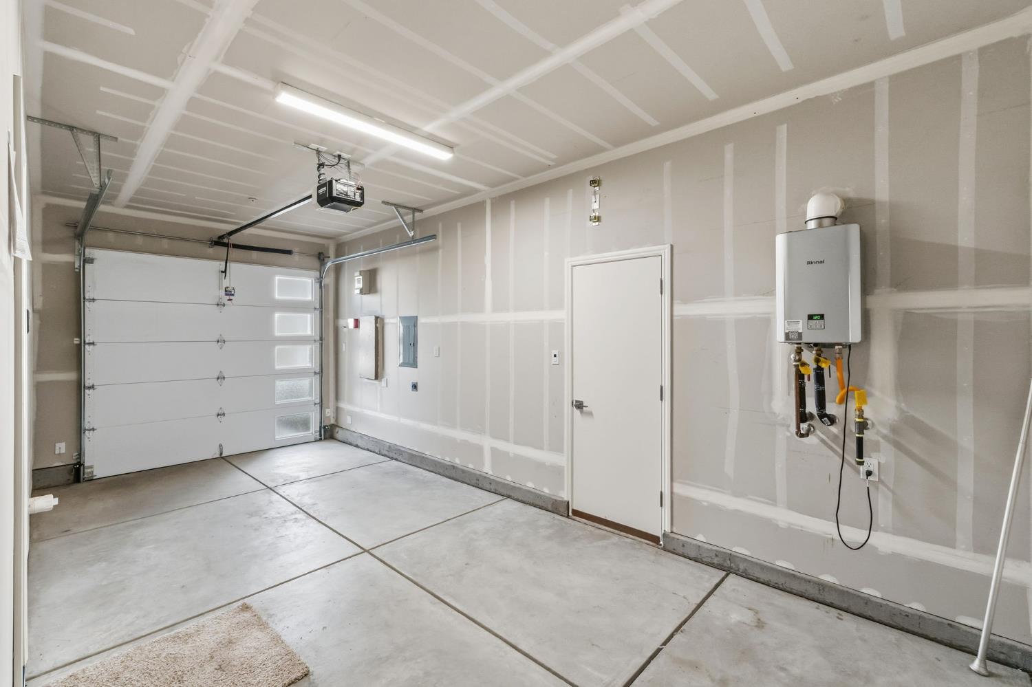 1116 Elevations Way W, Madera, CA 93636