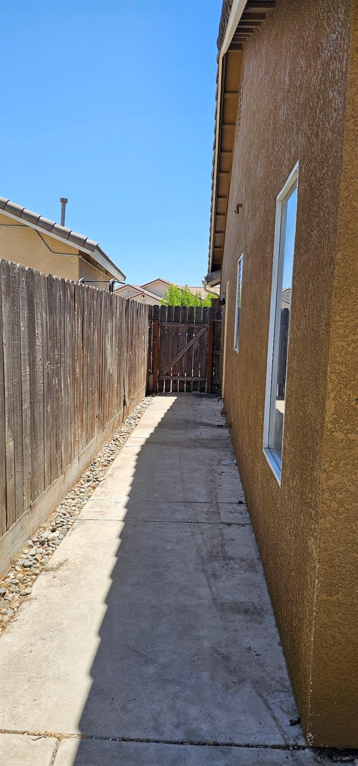 6114 W Keats Ave, Fresno, CA 93723
