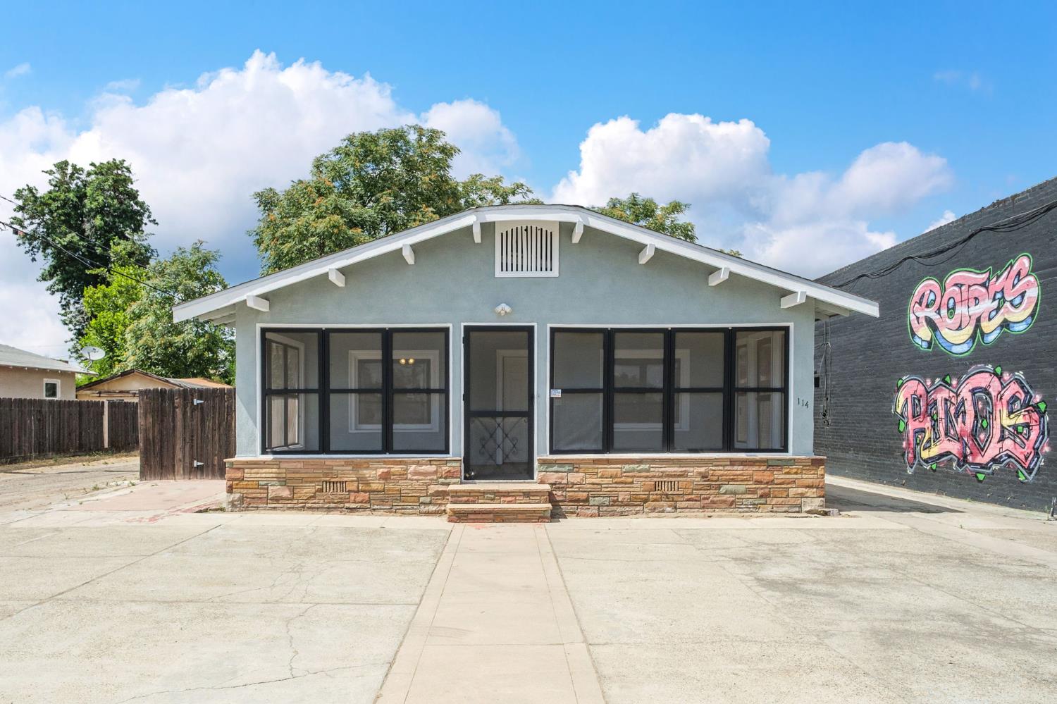 114 W Olive, Fresno, CA 93728