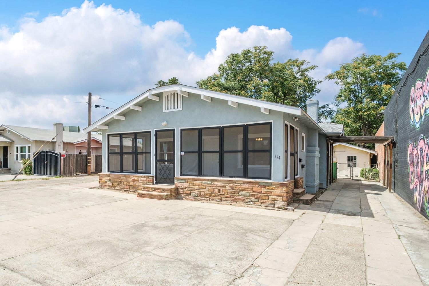 114 W Olive, Fresno, CA 93728