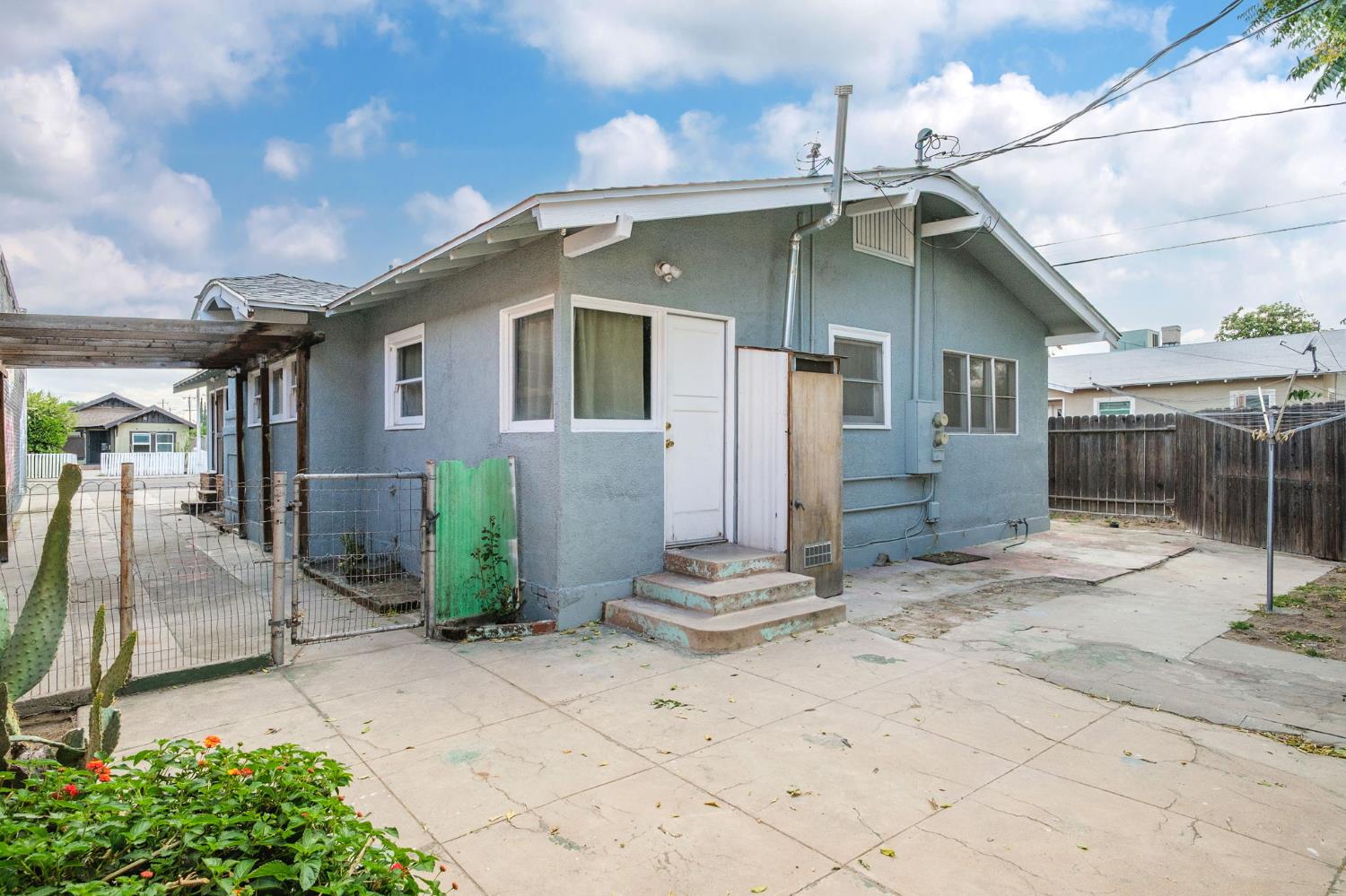 114 W Olive, Fresno, CA 93728