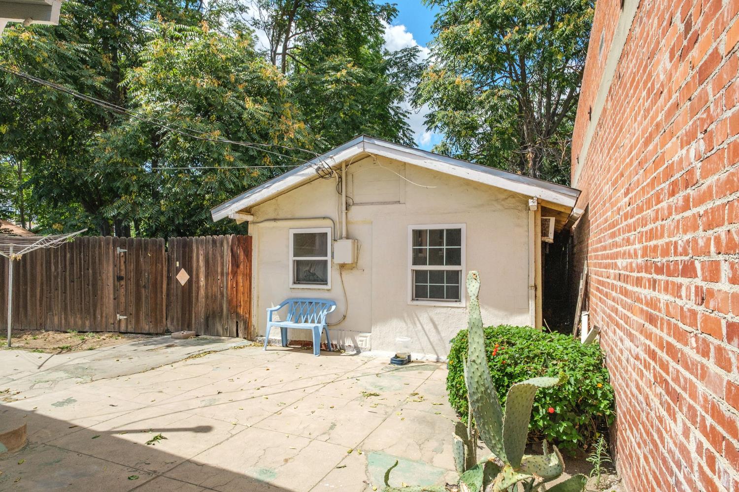 114 W Olive, Fresno, CA 93728