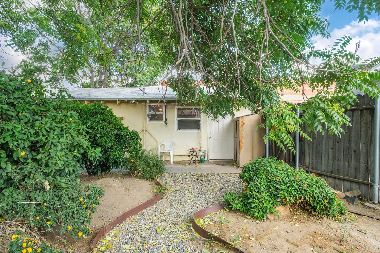 114 W Olive, Fresno, CA 93728