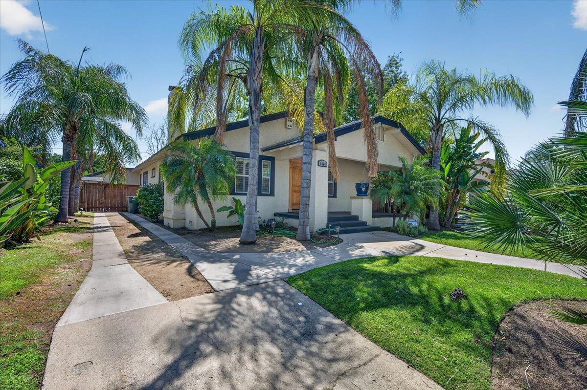 1468 N Poplar Ave, Fresno, CA 93728
