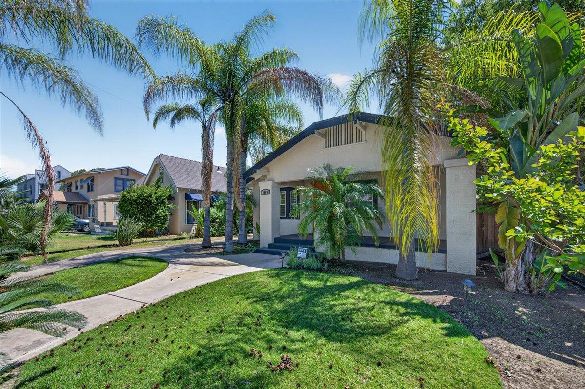 1468 N Poplar Ave, Fresno, CA 93728