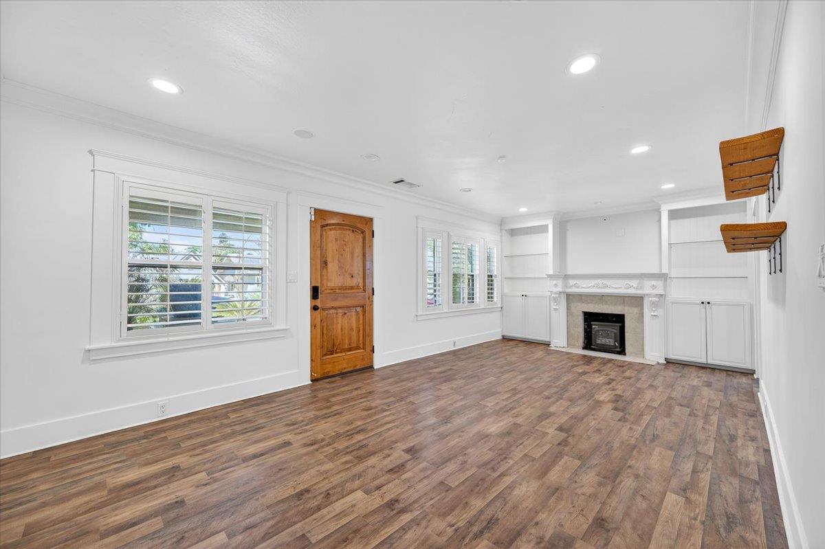 1468 N Poplar Ave, Fresno, CA 93728