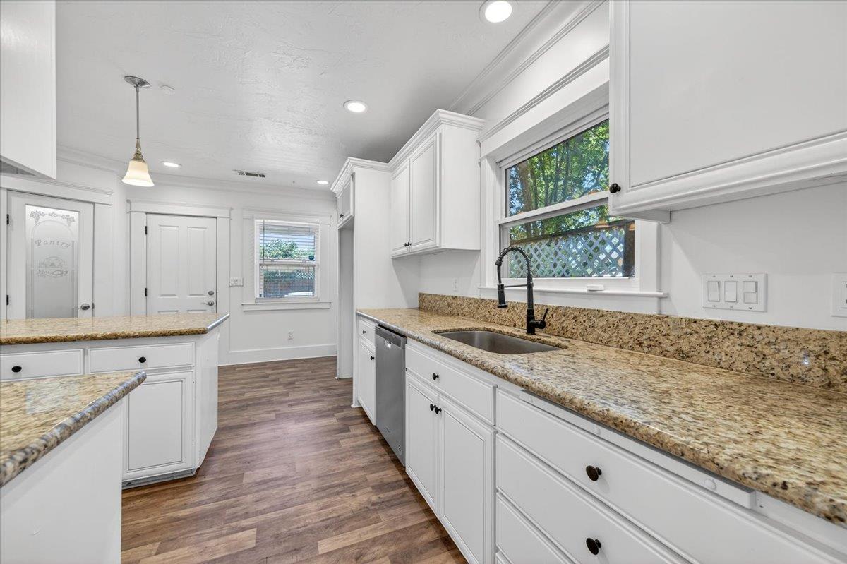 1468 N Poplar Ave, Fresno, CA 93728