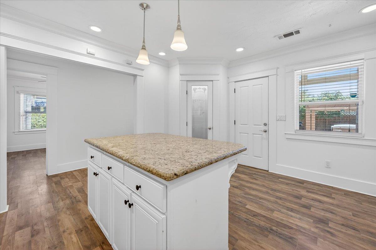 1468 N Poplar Ave, Fresno, CA 93728