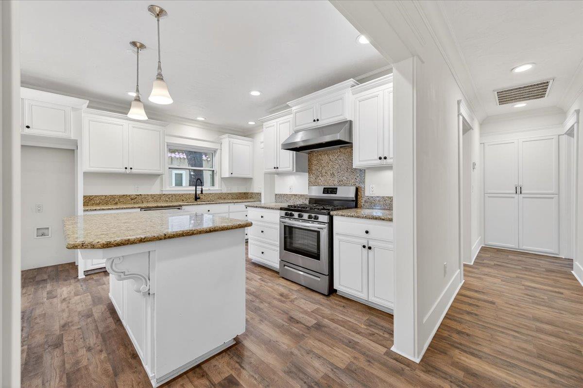 1468 N Poplar Ave, Fresno, CA 93728