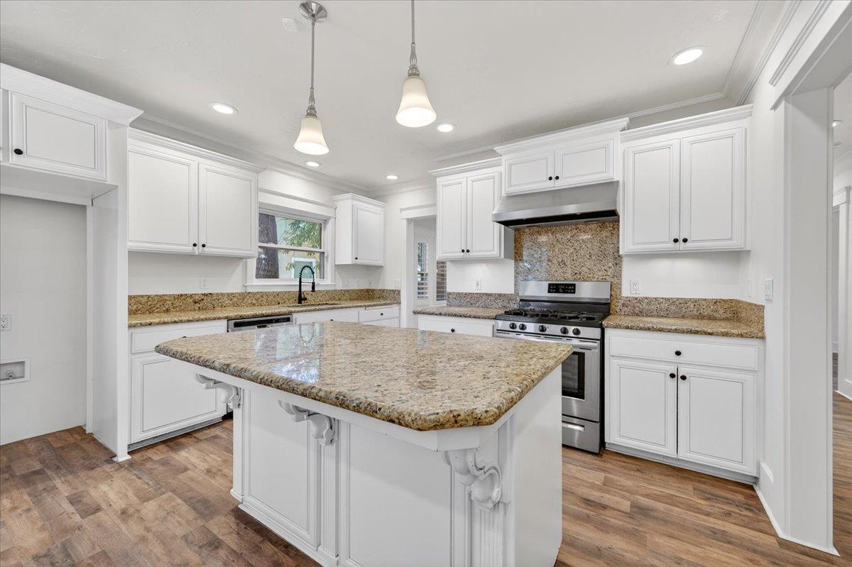 1468 N Poplar Ave, Fresno, CA 93728