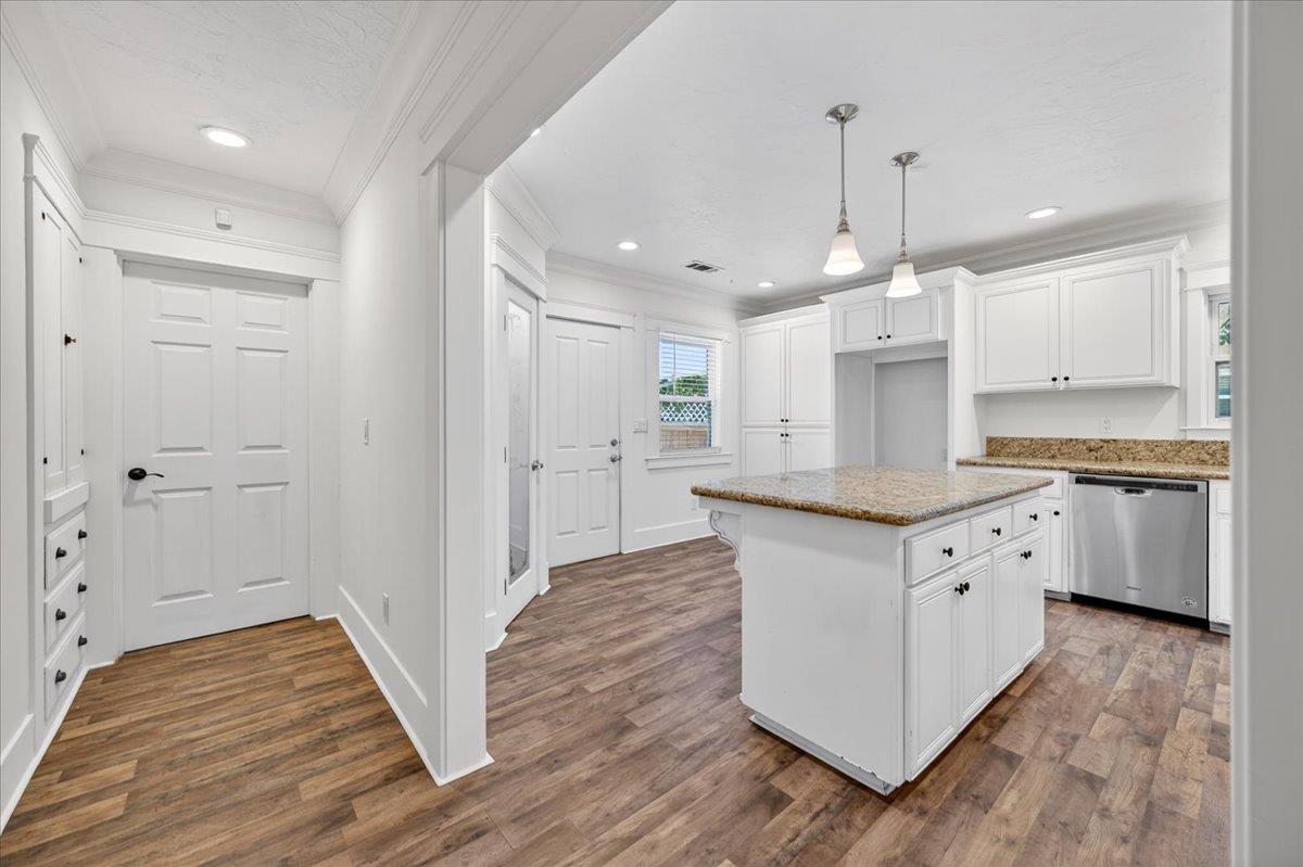1468 N Poplar Ave, Fresno, CA 93728