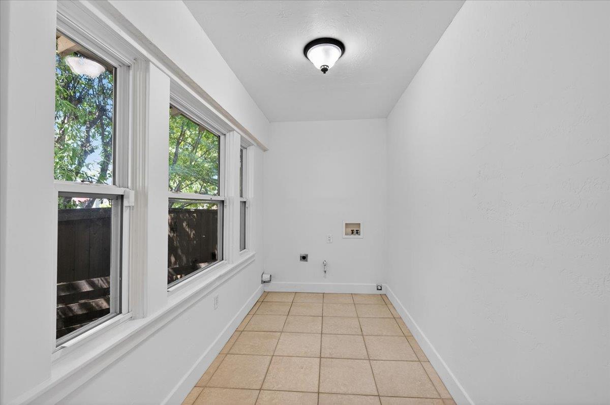 1468 N Poplar Ave, Fresno, CA 93728