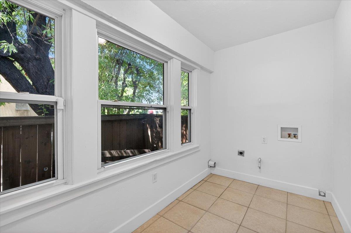 1468 N Poplar Ave, Fresno, CA 93728