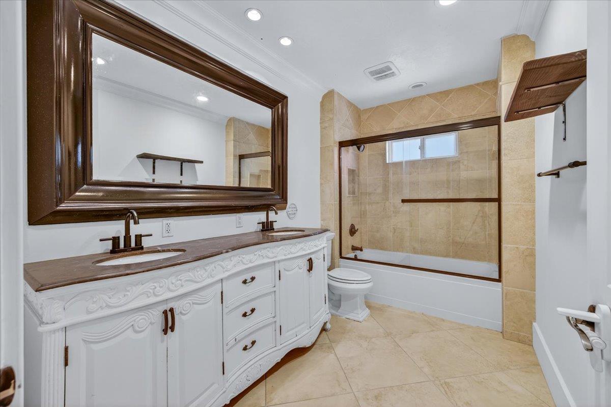 1468 N Poplar Ave, Fresno, CA 93728
