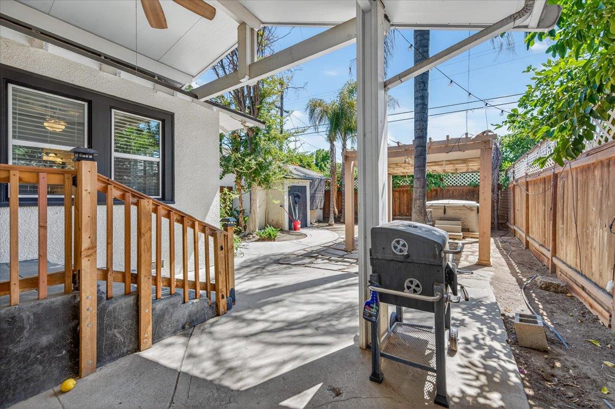 1468 N Poplar Ave, Fresno, CA 93728