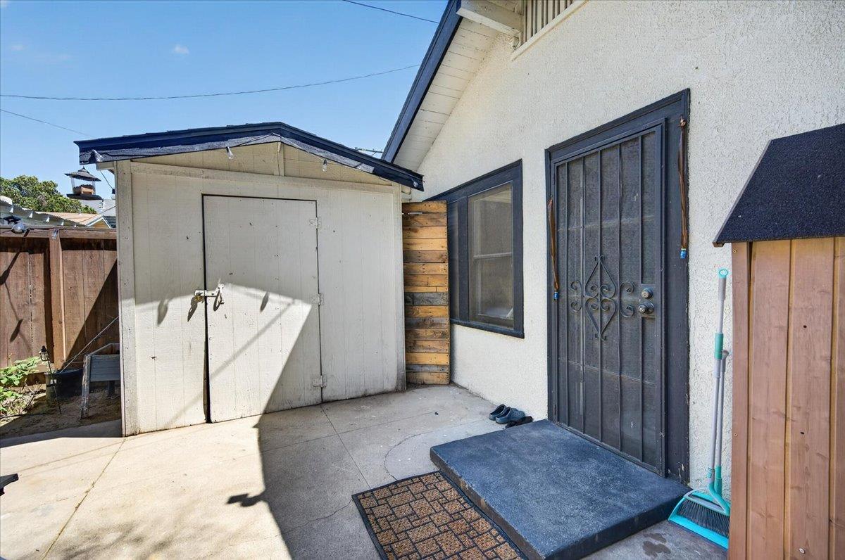 1468 N Poplar Ave, Fresno, CA 93728