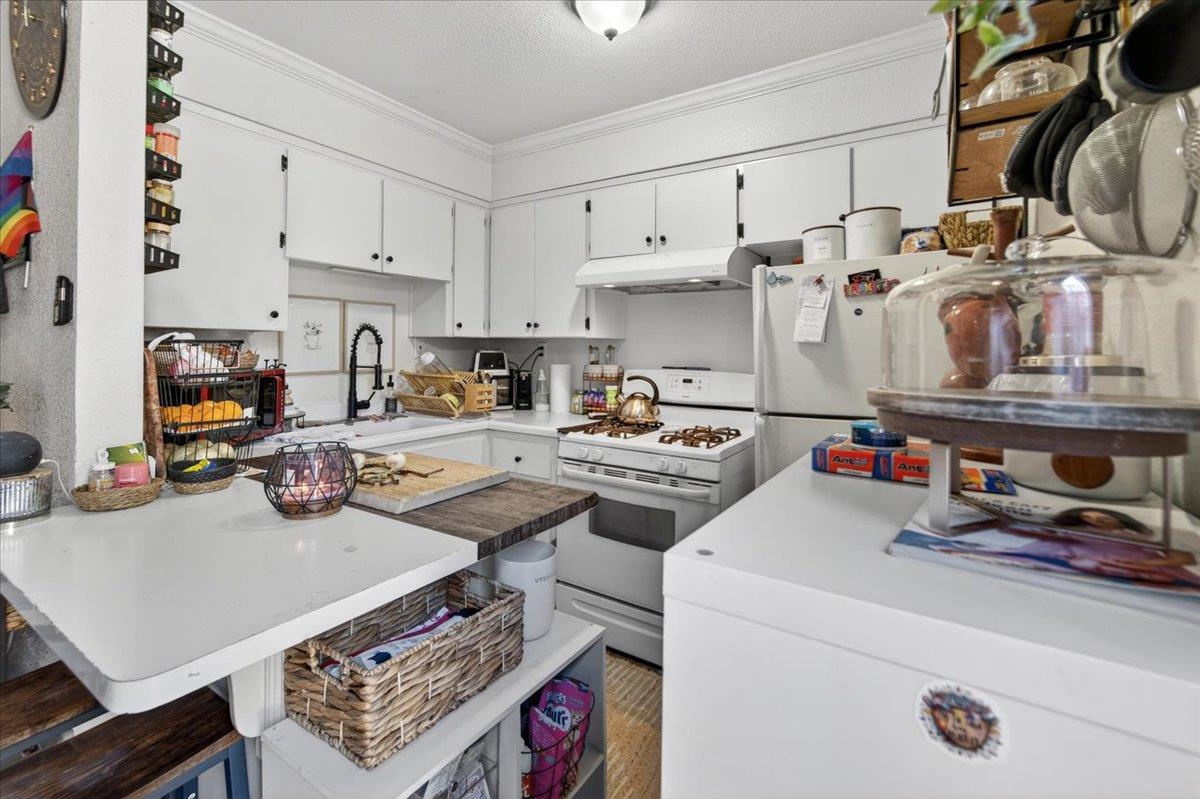 1468 N Poplar Ave, Fresno, CA 93728