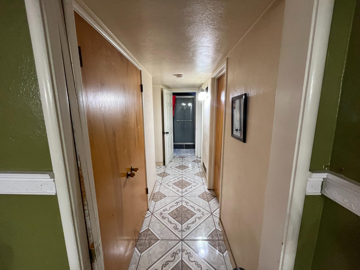 220 W Wayside Dr, Dinuba, CA 93618