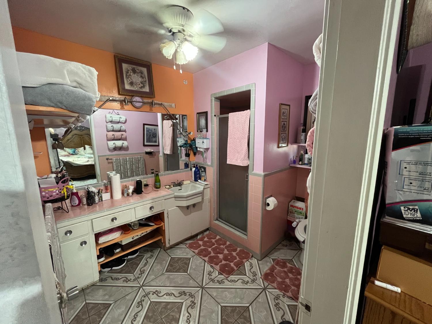 220 W Wayside Dr, Dinuba, CA 93618