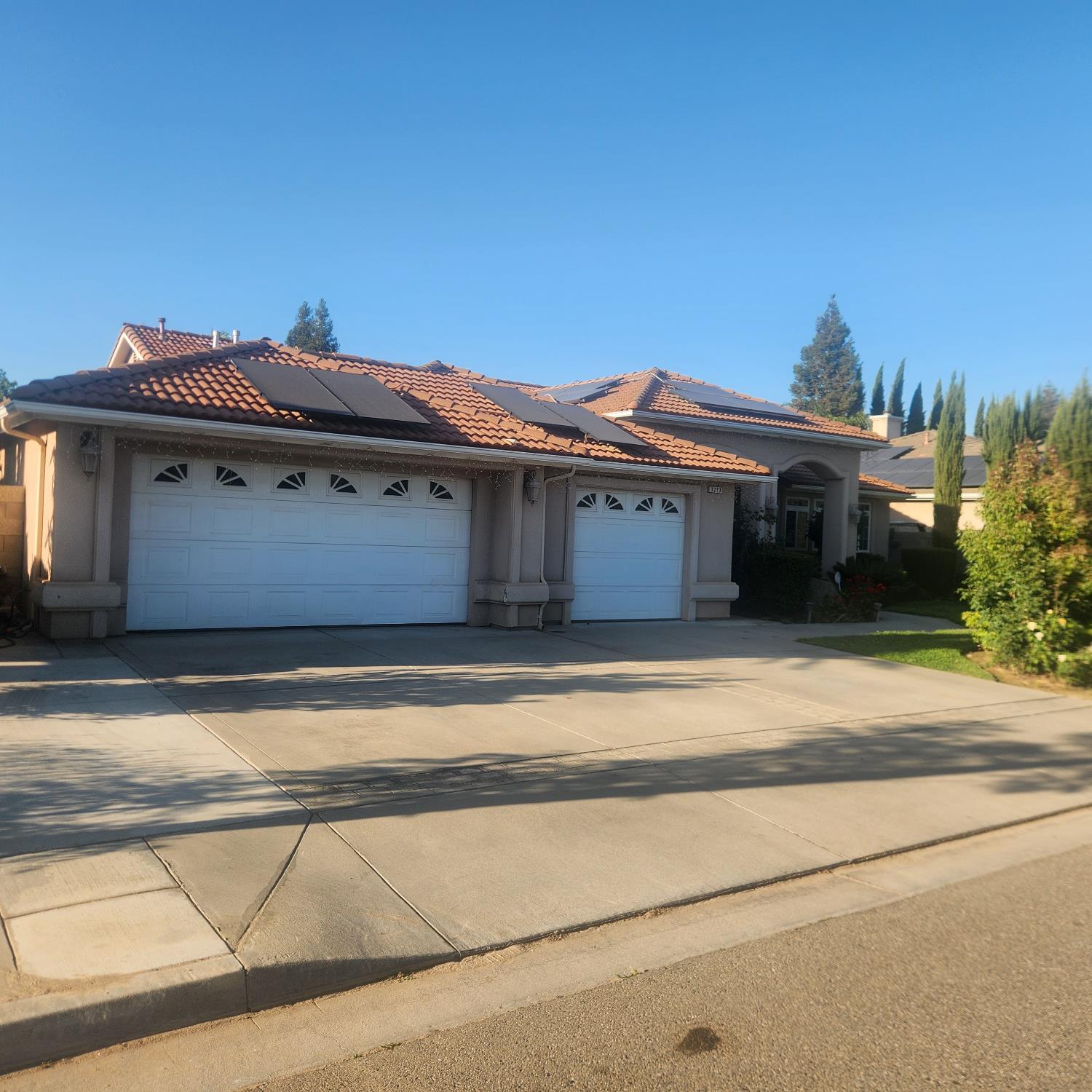 3213 Hollow Ave, Madera, CA 93637