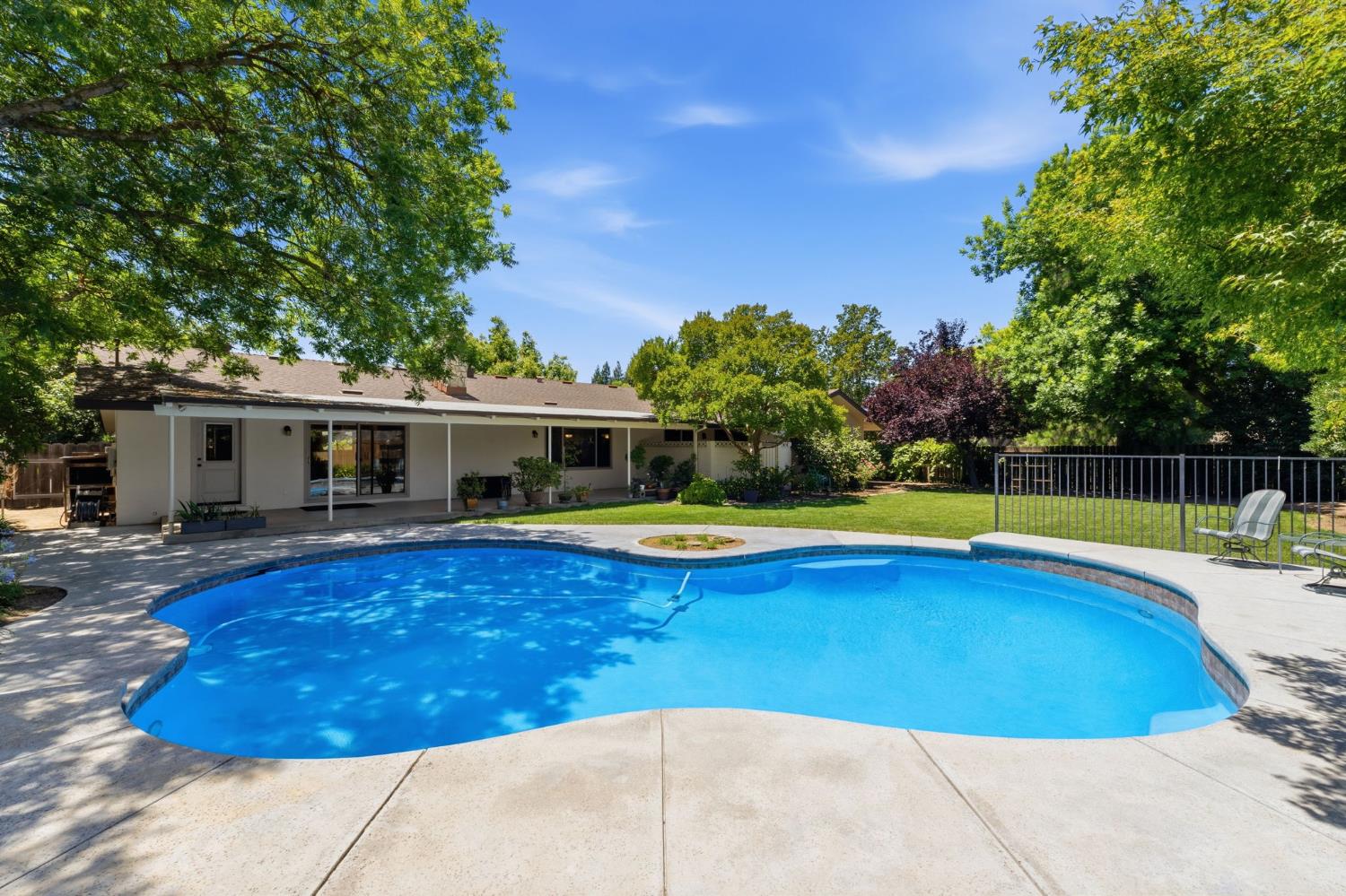 1154 W Tenaya Way, Fresno, CA 93711