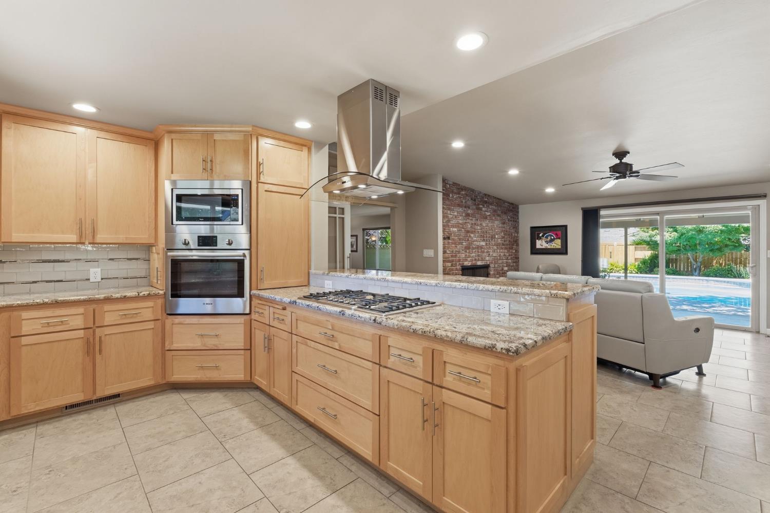 1154 W Tenaya Way, Fresno, CA 93711