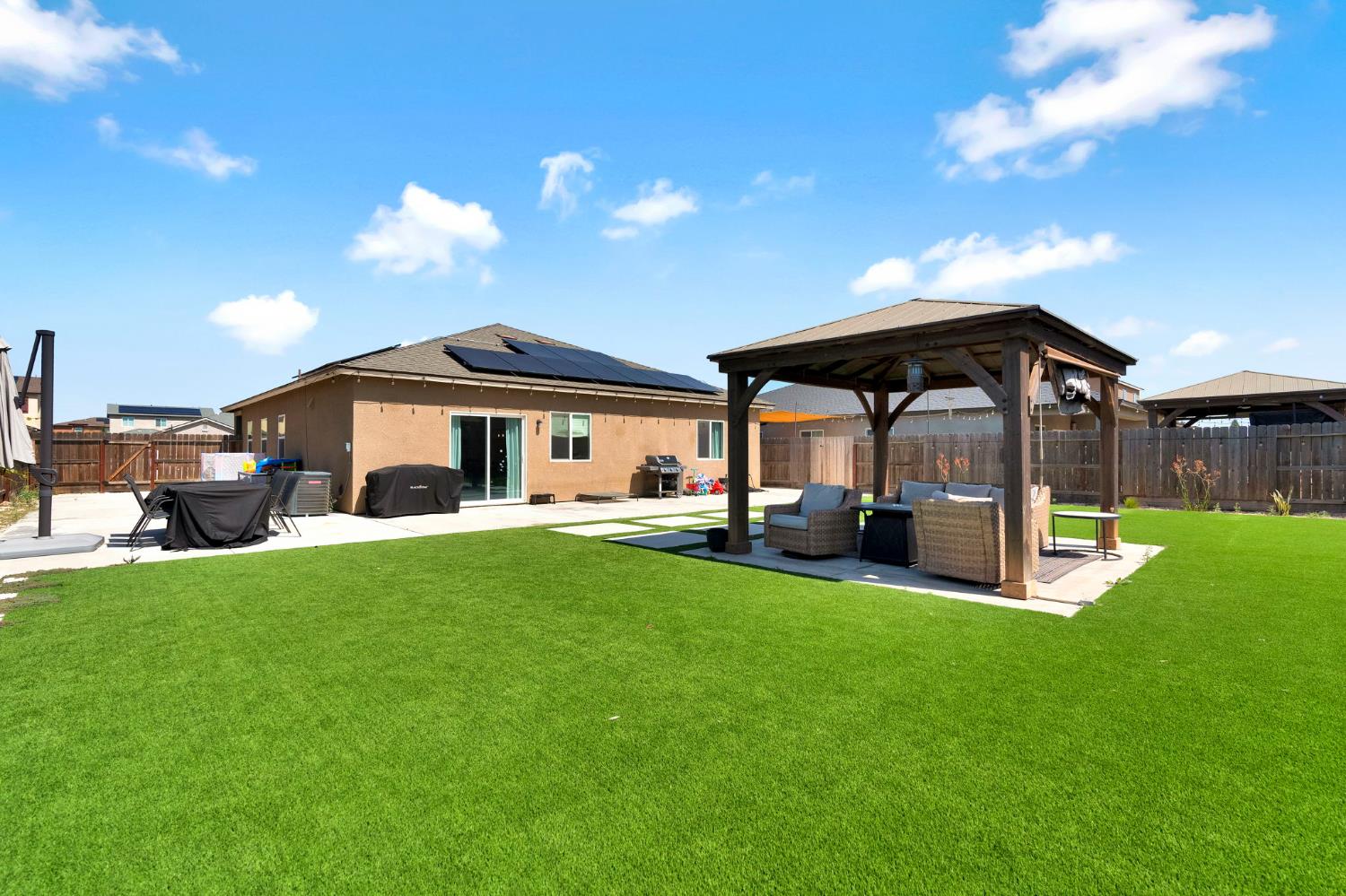 1386 Shoreside Dr, Madera, CA 93637