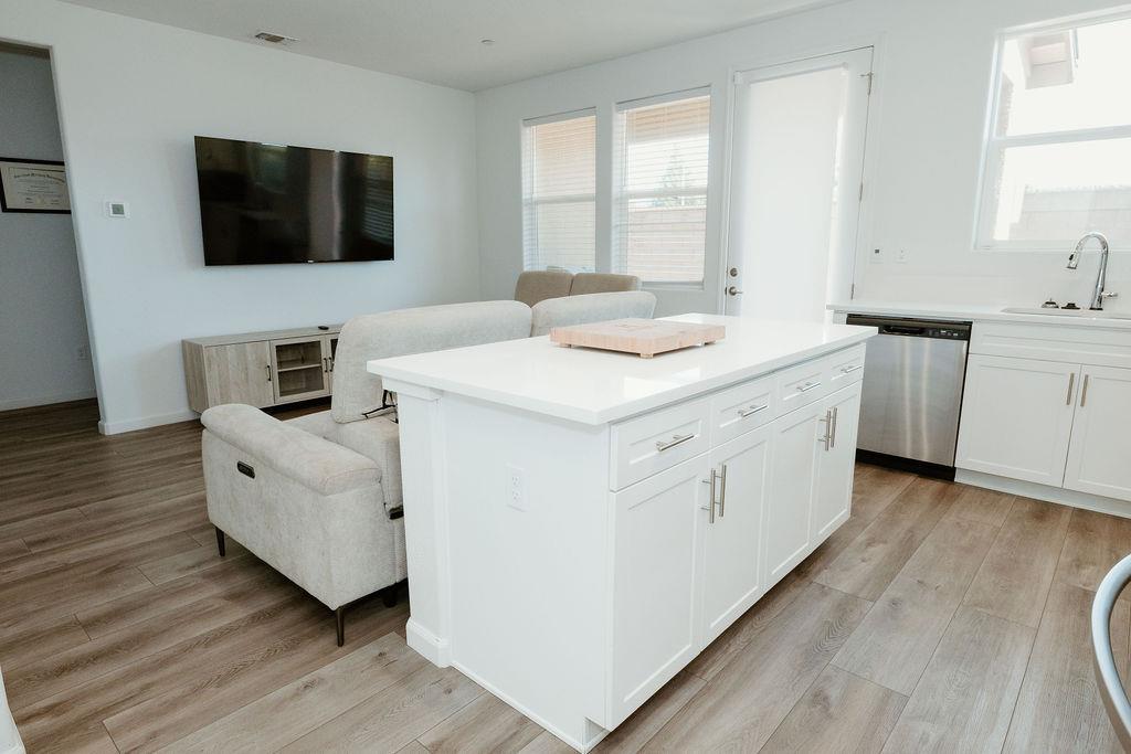 947 W Payson Ave, Visalia, CA 93291