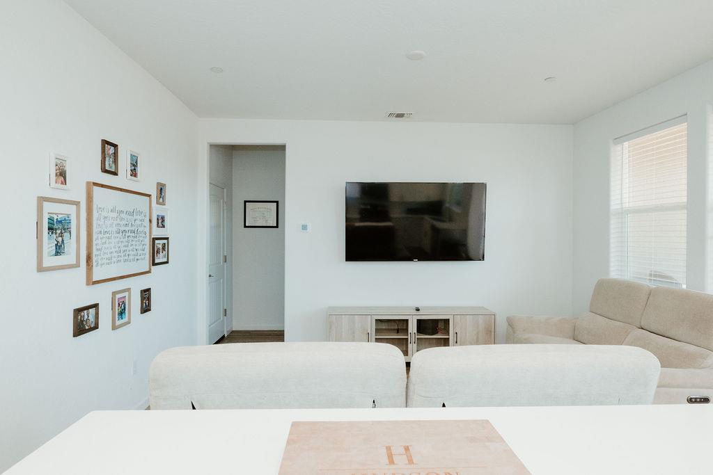 947 W Payson Ave, Visalia, CA 93291