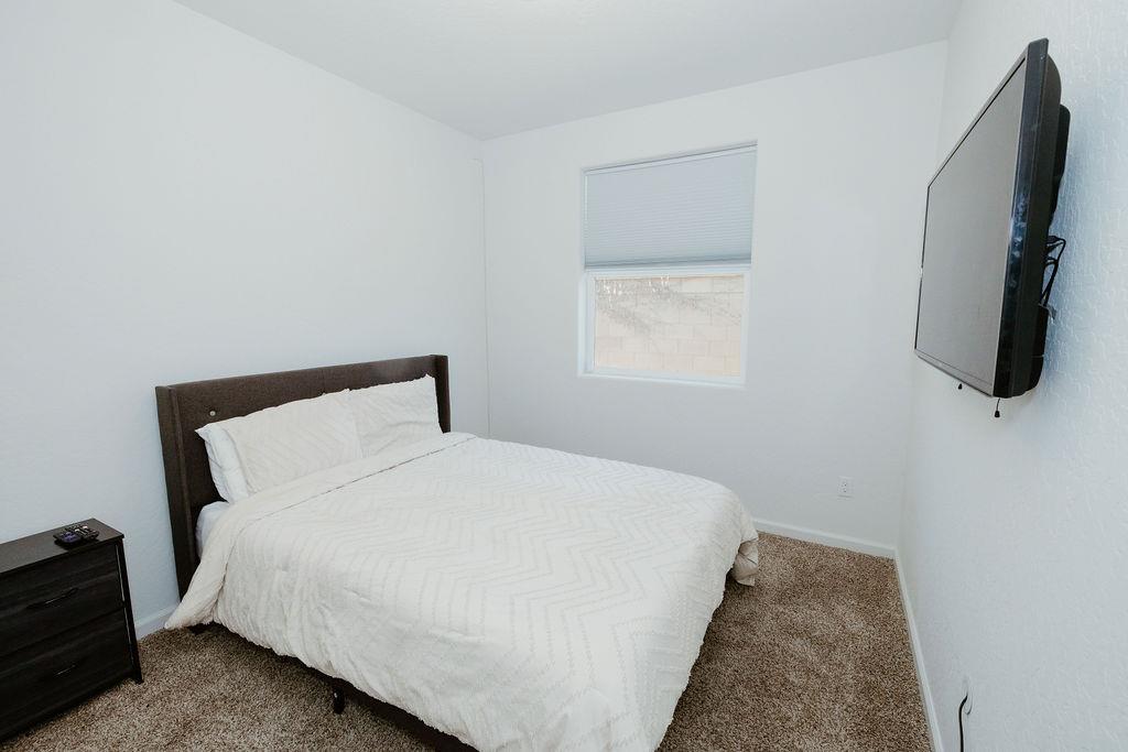 947 W Payson Ave, Visalia, CA 93291