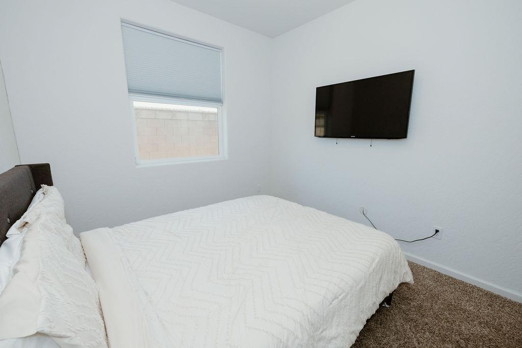 947 W Payson Ave, Visalia, CA 93291