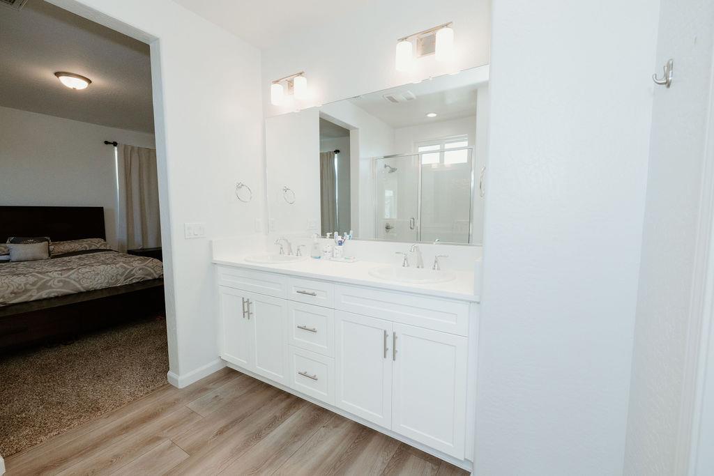 947 W Payson Ave, Visalia, CA 93291