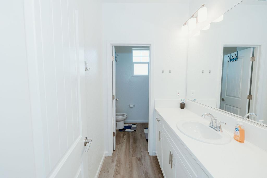 947 W Payson Ave, Visalia, CA 93291