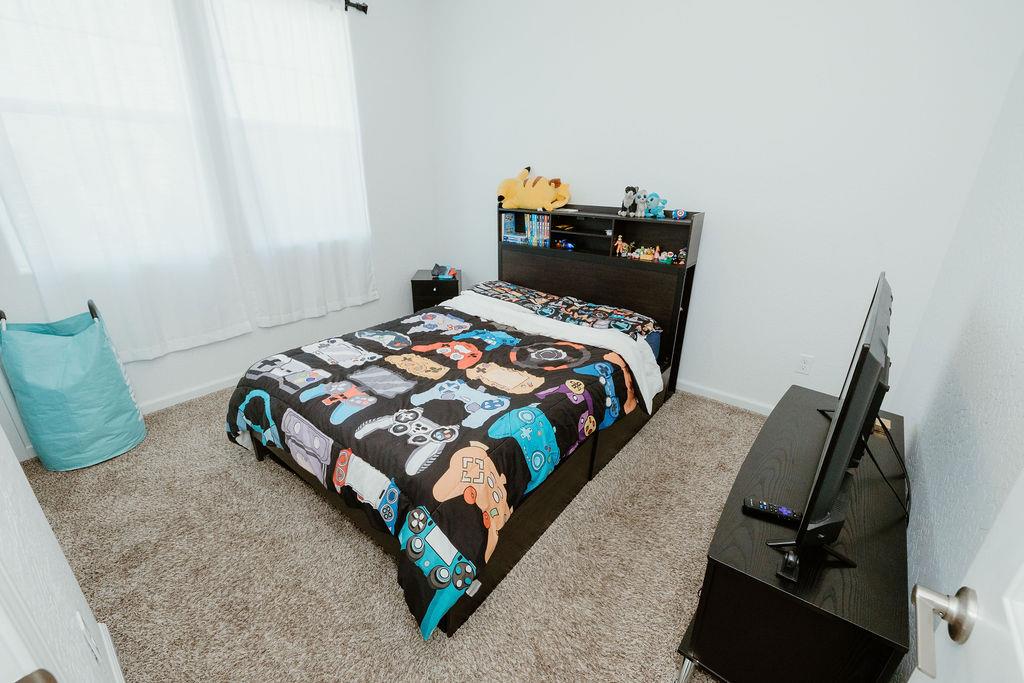947 W Payson Ave, Visalia, CA 93291