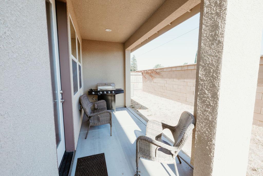 947 W Payson Ave, Visalia, CA 93291