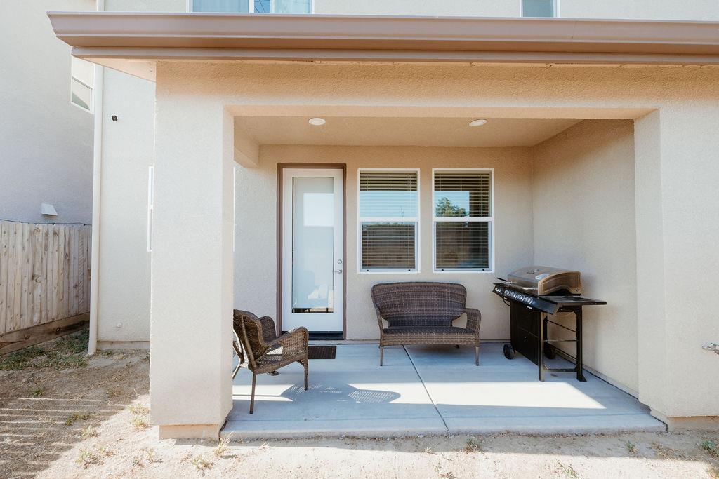 947 W Payson Ave, Visalia, CA 93291