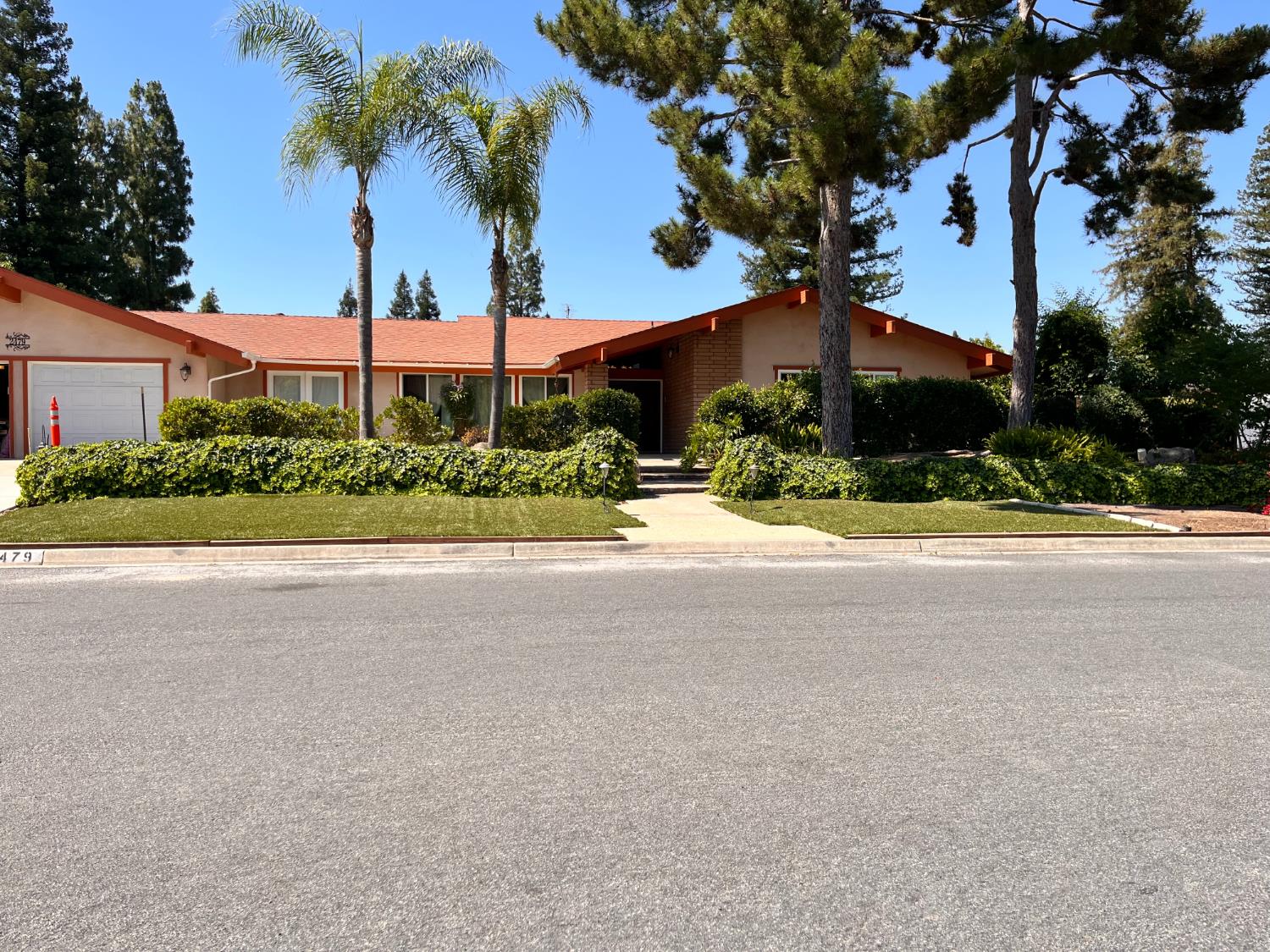 2479 W San Ramon Ave, Fresno, CA 93711